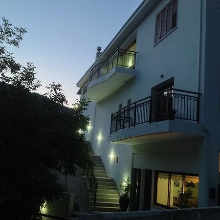 Ta Spitakia Tis Theodosias Daire Kalopanagiotis Dış mekan fotoğraf